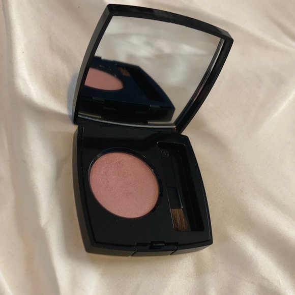 CHANEL Rose Synthetique Eyeshadow with Mirror Compact - Picture 1 of 4